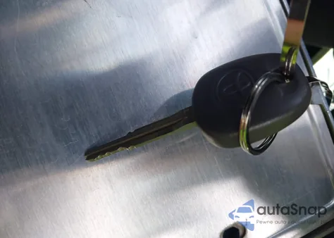 2016 Toyota Camry Le z USA, uszkodzony, nr VIN 4T4BF1FK0GR575127